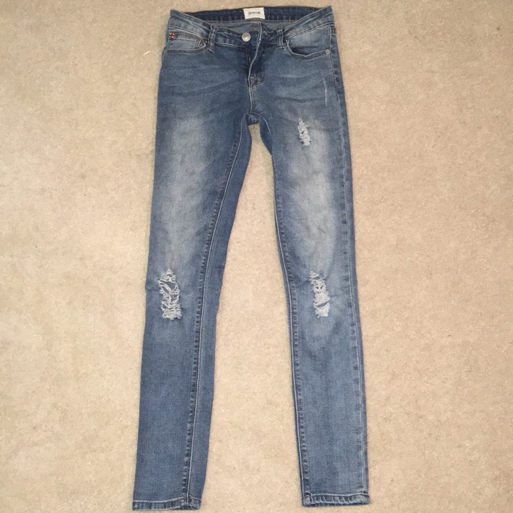 girls ripped skinny jeans